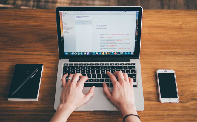 Một công ty cho nhân viên làm việc online để trông con nghỉ học vì dịch corona