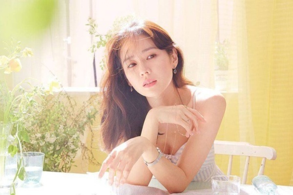 Nhan sắc được ví như 'quốc bảo' ở tuổi U40 của mỹ nhân 'Hạ cánh nơi anh'