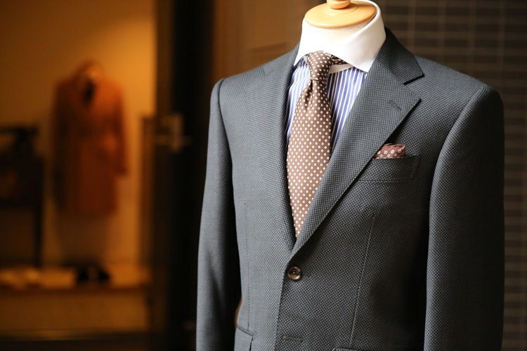 Cửa hàng tính phí gần 400.000 đồng với khách muốn thử đồ gây tranh cãi
