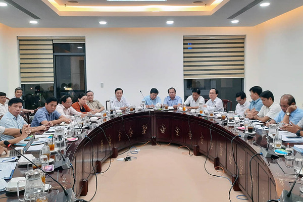 Cà Mau cách ly 1 tài xế và phụ nữ bị sốt, ho từng tiếp xúc với người Trung Quốc