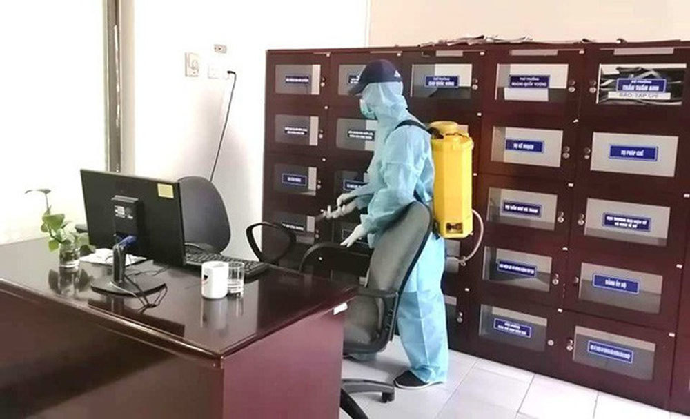 Loạn giá dịch vụ phun xịt khử trùng nhà cửa vì virus corona