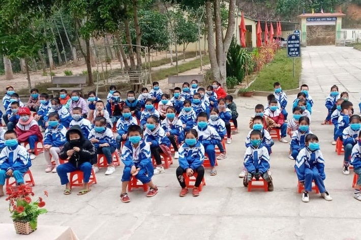 Nghệ An cho nghỉ học, học sinh Hải Phòng trở lại trường