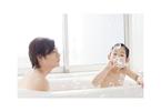 Con gái tắm chung với bố: Chuyện lạ ở Nhật Bản