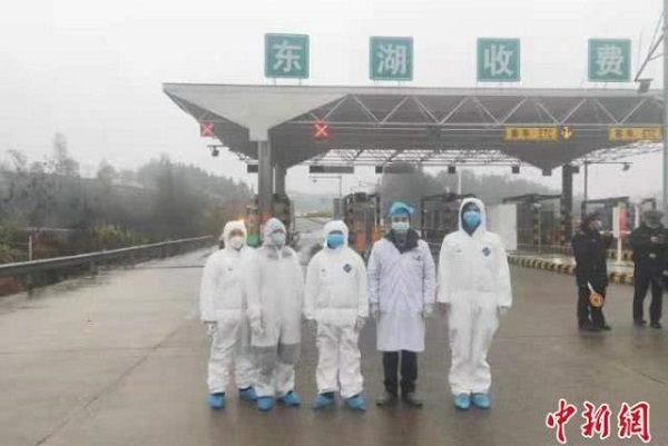 Bác sĩ 28 tuổi đột tử sau 10 ngày kiệt sức đối phó dịch corona