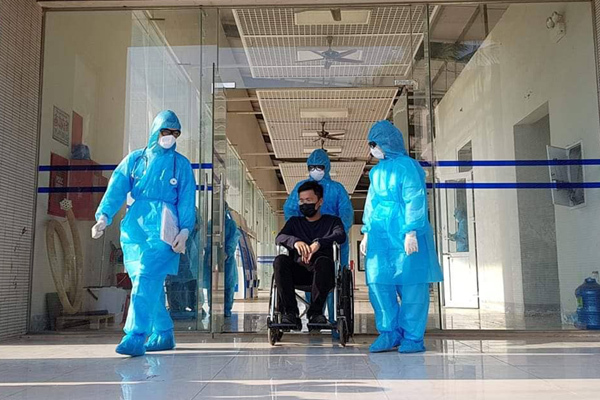 Diễn tập quy mô lớn với người nghi nhiễm virus corona ở cửa khẩu Lao Bảo