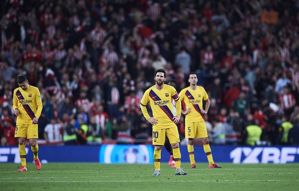 Messi mờ nhạt, Barca bị loại khỏi cúp Nhà vua ở phút 93