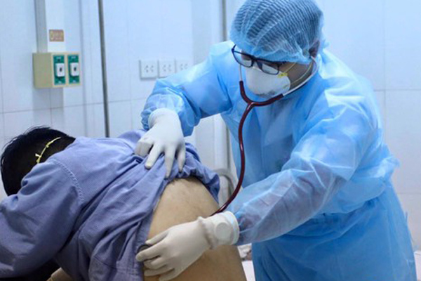 Bác sĩ chống dịch Corona ở khu vực cách ly