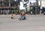 CSGT ở Quảng Trị bị 2 thanh niên đi xe máy tông gãy chân