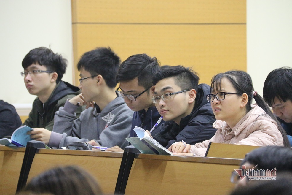 Bộ Y tế: Giáo viên và học sinh không cần đeo khẩu trang khi ở trường