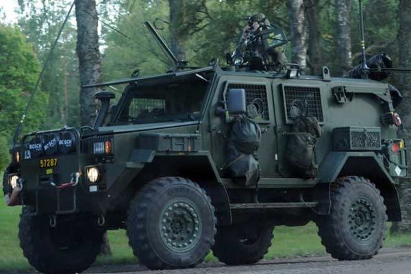 Ly kỳ vụ xe quân sự bọc thép Thụy Điển 