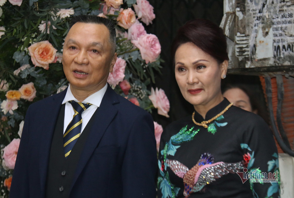 Nhan sắc rạng rỡ của cô dâu Quỳnh Anh khi về nhà chồng