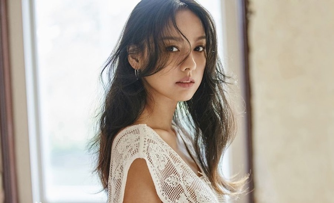 Lee Hyori - 'nữ hoàng sexy' từ bỏ tất cả về làm nông với chồng nghèo