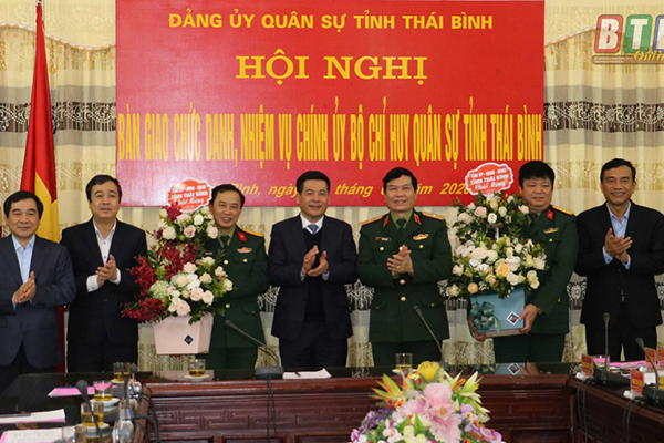 Bộ Quốc phòng bổ nhiệm 3 Chính ủy