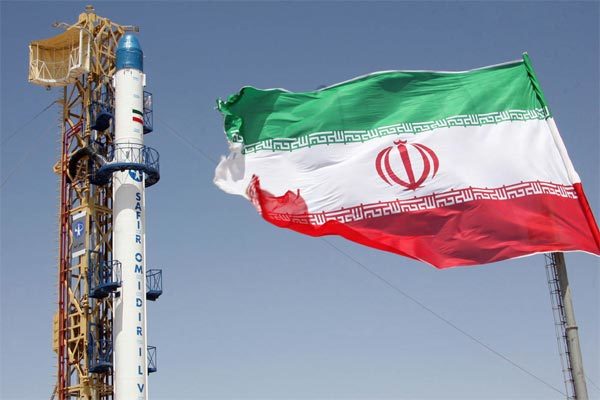 Iran phóng vệ tinh thất bại, Mỹ vẫn đứng ngồi không yên