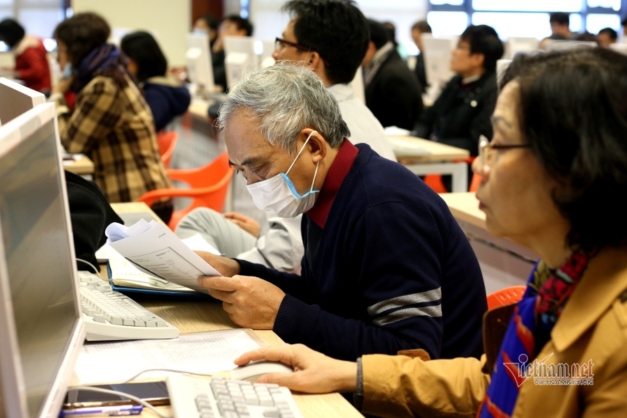 Giảng viên đi học trong mùa phòng dịch virus corona