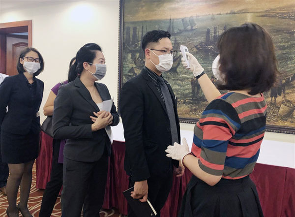 Plane passengers isolated and supervised over coronavirus