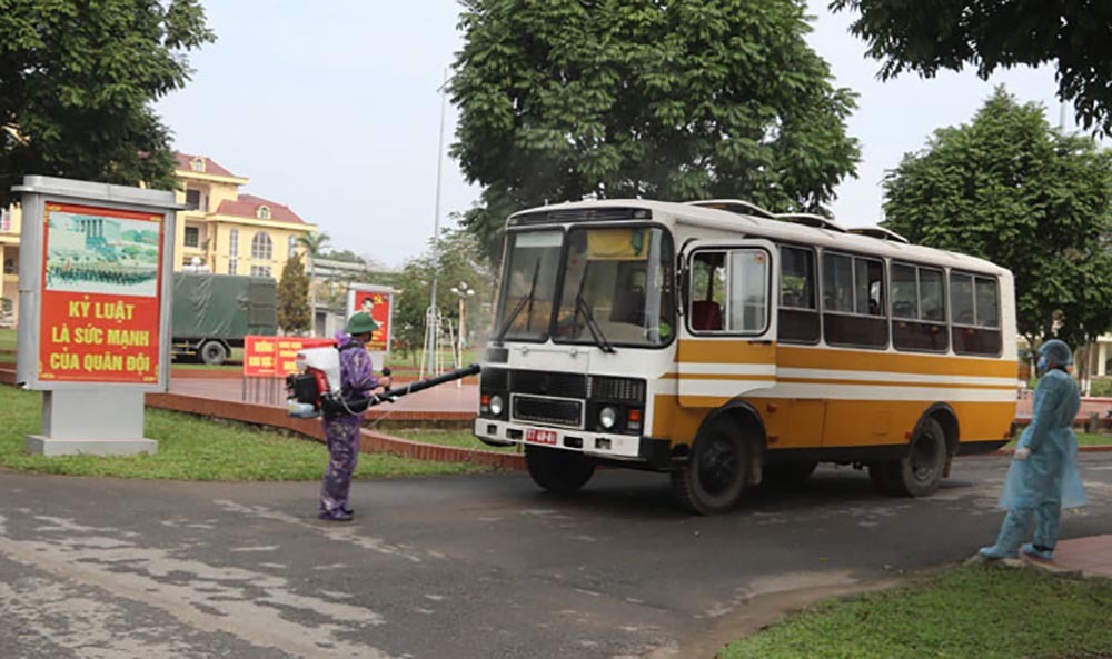 Vĩnh Phúc gấp rút lắp bệnh viện dã chiến chống dịch do virus corona