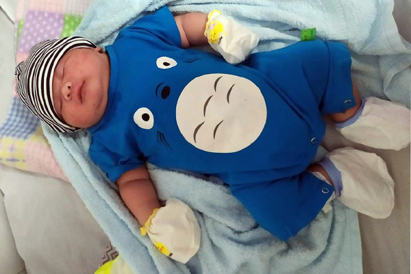 Trẻ sơ sinh chào đời với cân nặng 6,5kg