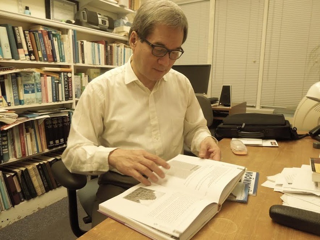 Professor takes new approach at Harvard's Vietnamese language program