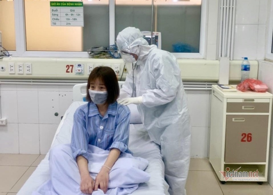 Chuyện về những bác sĩ tuyến đầu chống dịch virus corona ở Việt Nam