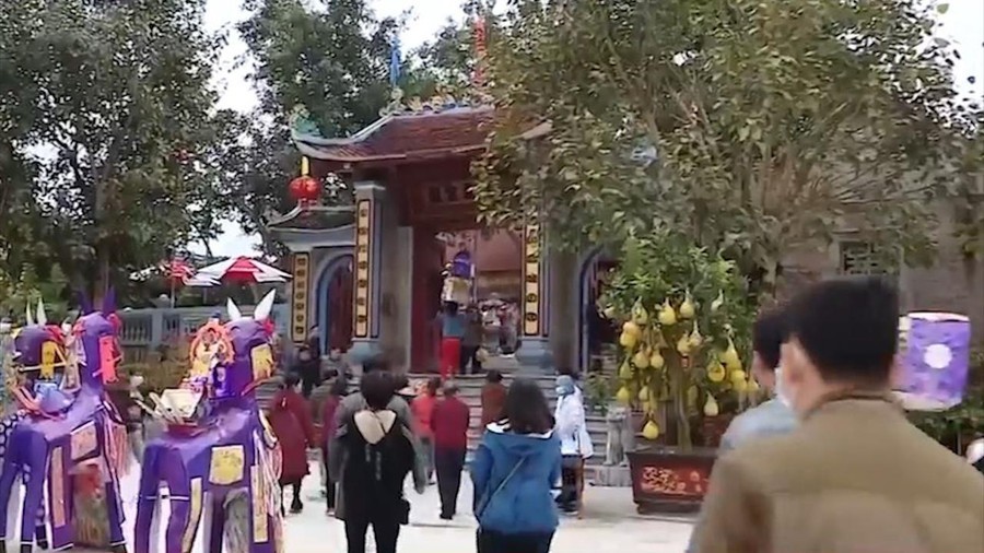Lừa đảo ở đền, chùa đầu năm: Về đến nhà vẫn chưa biết bị lừa