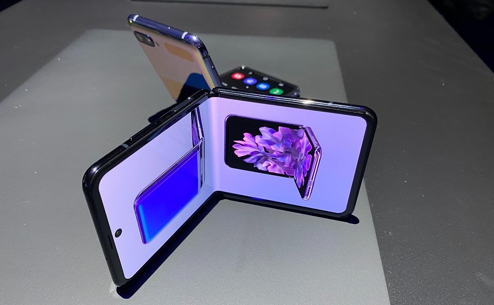 Trải nghiệm đầu tiên Galaxy Z Flip vừa ra mắt, khắc phục điểm yếu Galaxy Fold