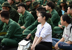 Cô gái nghỉ việc ngân hàng, thực hiện ước mơ thành chiến sĩ