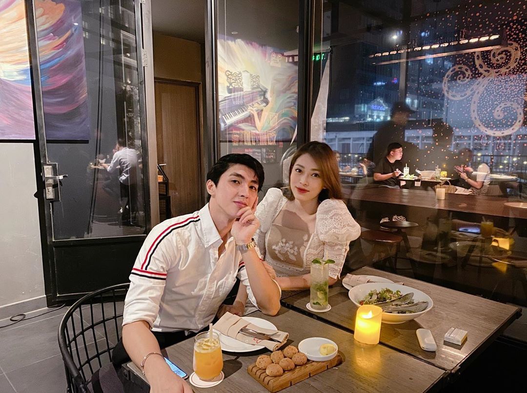 Mỹ nhân Việt khoe ảnh ngọt ngào ngày lễ tình nhân