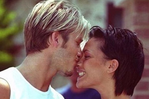 Vợ chồng David Beckham và dàn sao đăng ảnh tình cảm ngày Valentine