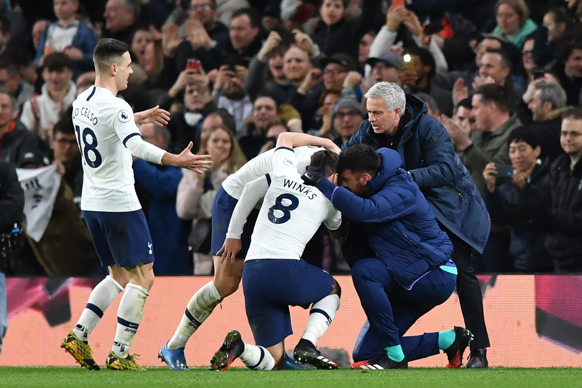 Tottenham mơ vé C1, Mourinho phải vượt cực hạn