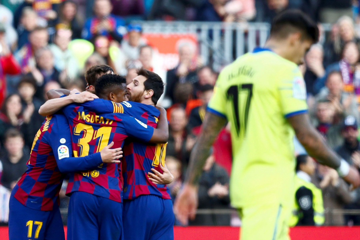 Messi im lặng, Barca run rẩy vượt ải Getafe