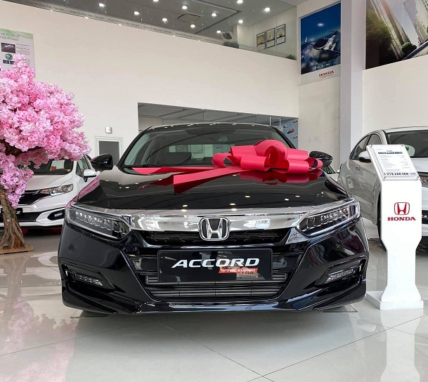 Sedan hạng D tháng 1: Toyota Camry dẫn dầu, Honda Accord mới tiếp tục 