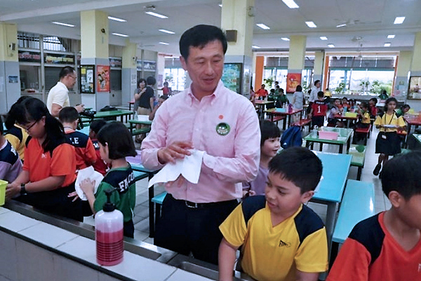 Bộ trưởng Singapore nêu 3 lý do vẫn cho đi học giữa mùa dịch