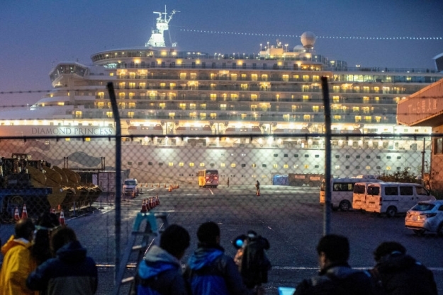 Hàng chục công dân Mỹ trên du thuyền Nhật Bản nhiễm Covid-19