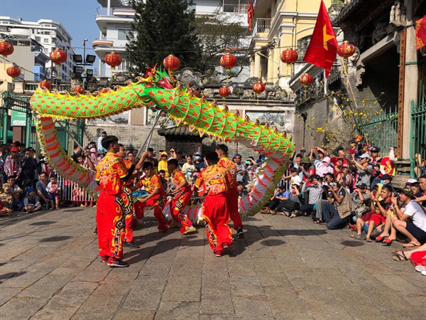 HCM City launches 3rd International Dragon Dance festival