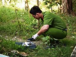 Phát hiện thi thể nam giới bị bịt mắt ở bãi đất trống