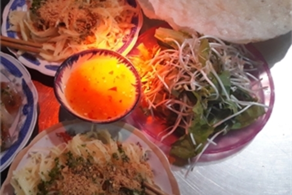 Về xứ võ đừng quên thưởng thức đặc sản bánh dây Bồng Sơn