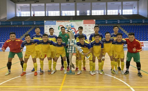 Vietnamese futsal team records resounding win over Malaga in Spain