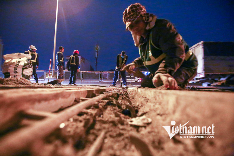 Xuyên đêm rào đường, sửa khe co giãn vành đai 3 trên cao