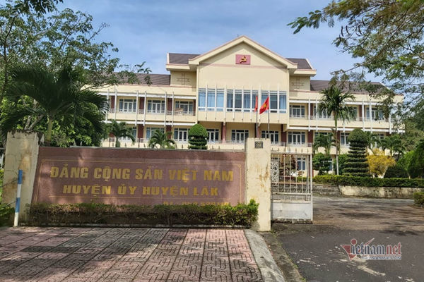 Đắk Lắk thi tuyển chọn một loạt bí thư huyện, giám đốc sở