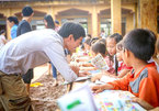 Bibliophile dedicates to bring books to ethnic minority children