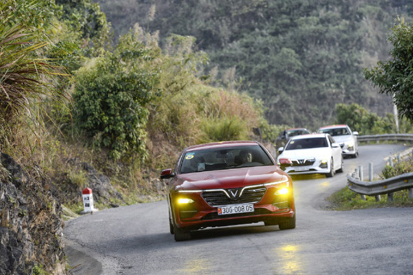 VinFast Lux - ‘Trải nghiệm BMW, giá Camry’?