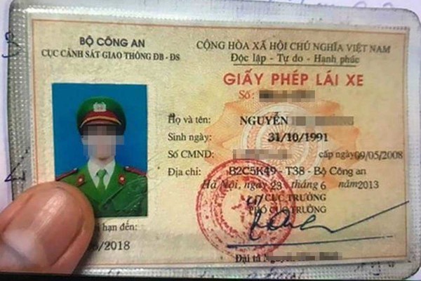 Triệt phá đường dây làm giả giấy tờ mạo nhận công an