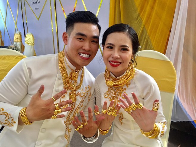 Chị gái tặng cô dâu Đồng Nai quà cưới 49 cây vàng và 2,5 tỉ đồng