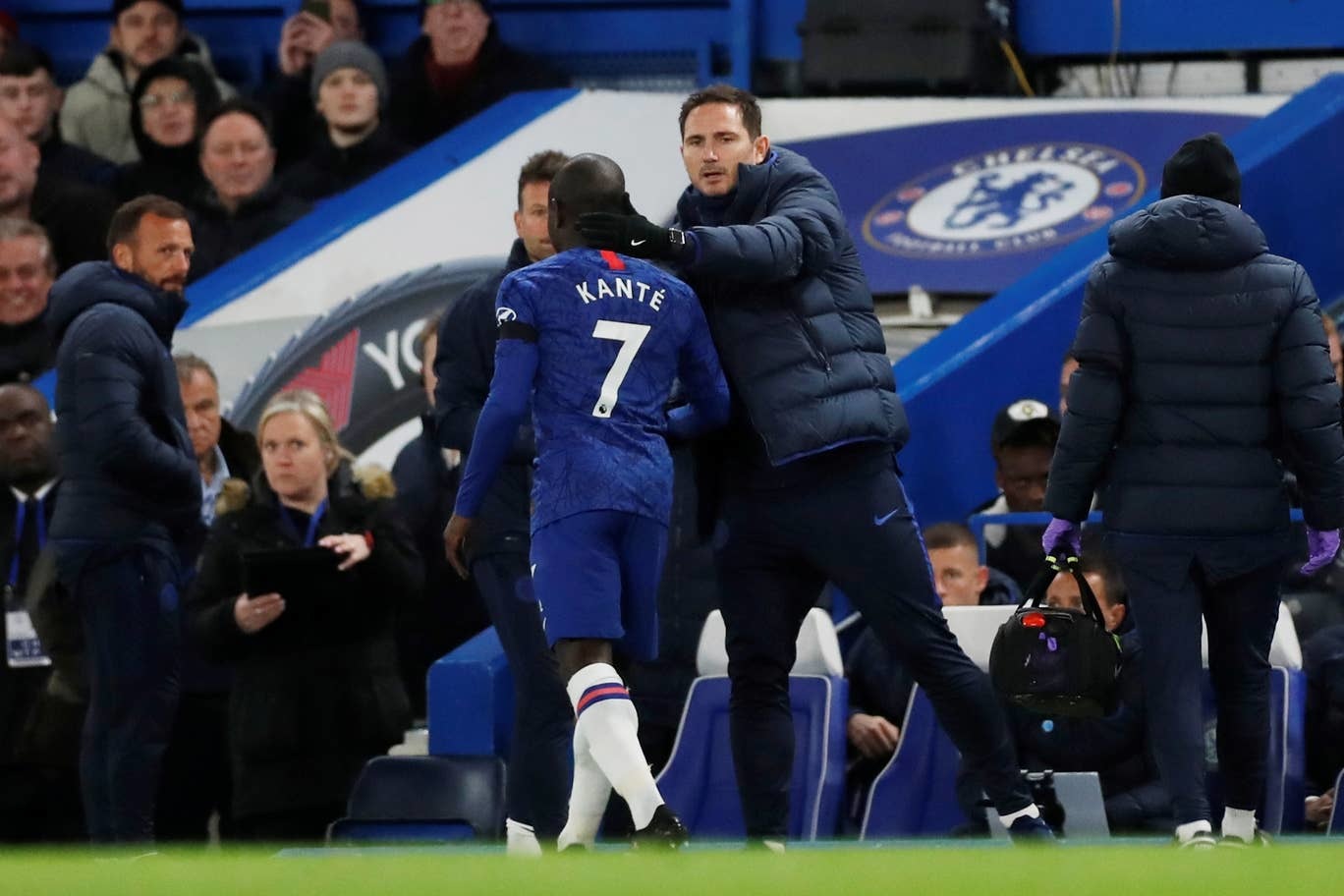 Lampard méo mặt vì bão chấn thương ở Chelsea