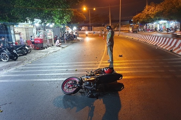 Thanh niên mới ra tù đi giật điện thoại, bị ngã xe tử vong