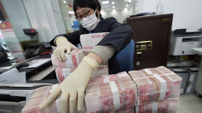 Chuyên gia Mỹ: Virus corona tồn tại trên thẻ tín dụng lâu hơn tiền mặt