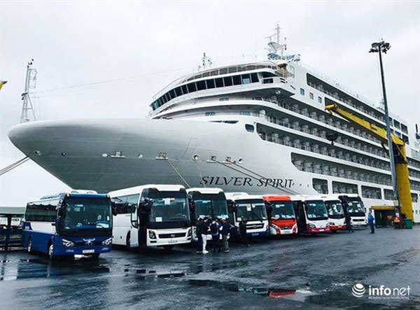 Silver Spirit cruise ship with nearly 200 European tourists visits Da Nang