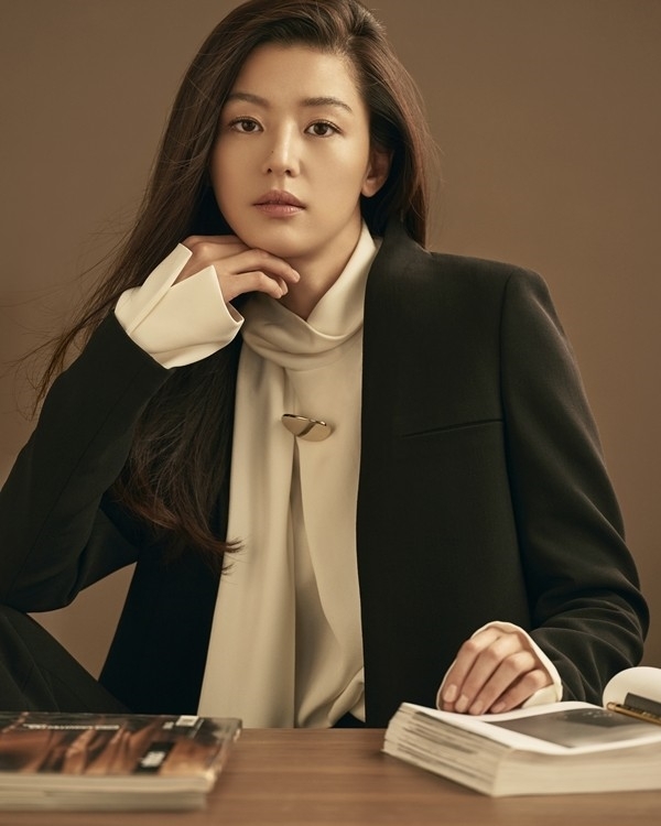 Jun Ji Hyun: Chồng đẹp, con xinh, sở hữu bất động sản 90 triệu đô