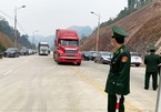 Tin buồn áp Tết, Lạng Sơn dừng nhận xe chở hoa quả tươi lên cửa khẩu